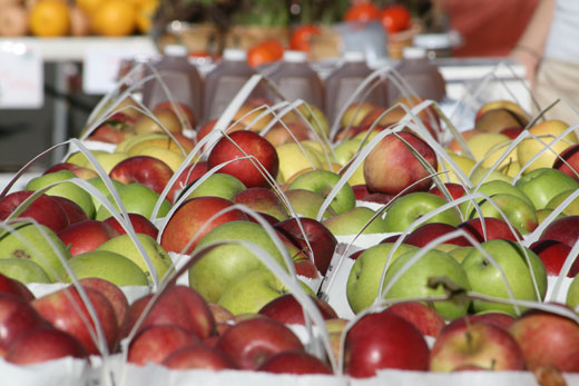 apples at Highland Park Farmer's Market