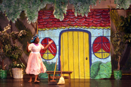 mother looks for Jack and Jill in the Jack and the Beanstalk