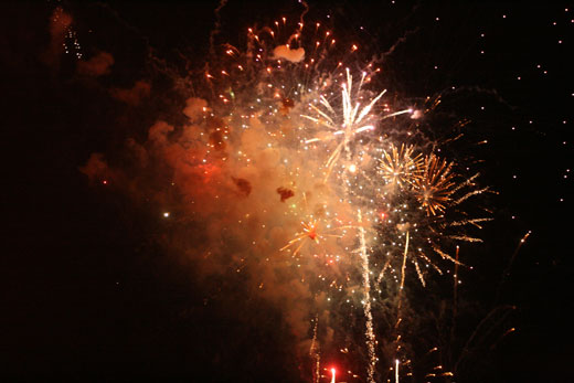 https://www.leoraw.com/wp-content/uploads/2011/07/fireworks_asbury2010.jpg